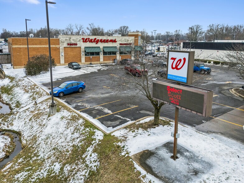 More Photos Of 104 Hwy 52 W, Portland Drugstore For Sale