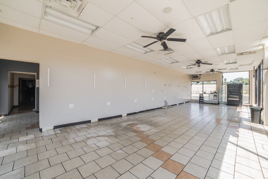 More Photos Of 2351 E North Ave, Baltimore Auto Repair For Sale