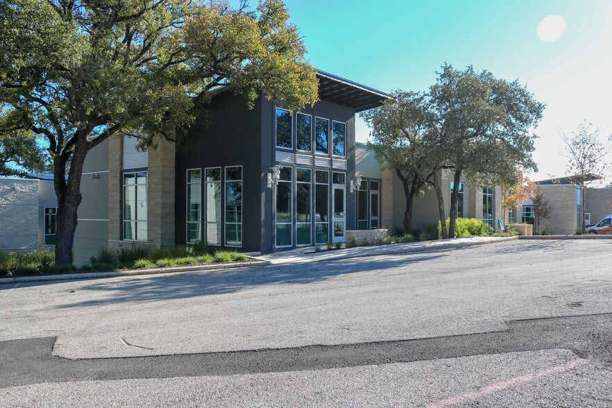 More Photos Of 23119 IH 10 W, San Antonio Office For Lease