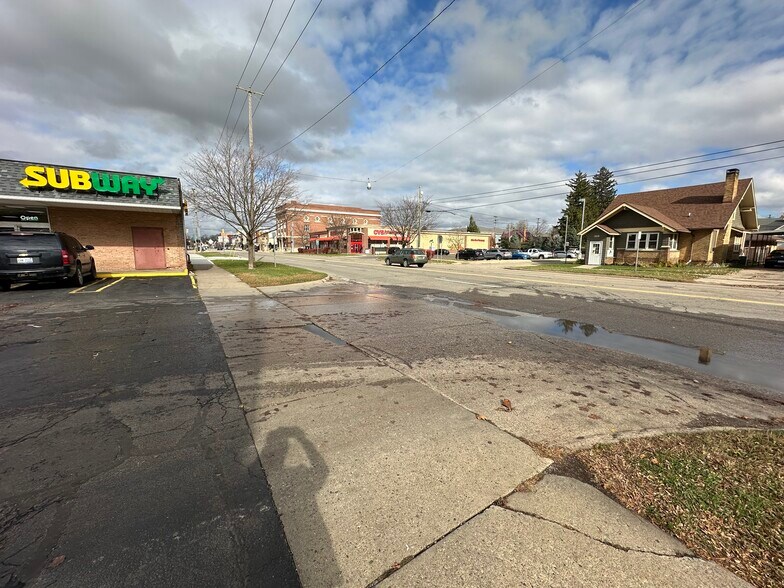More Photos Of 322 S Cochran Ave, Charlotte Medical For Lease