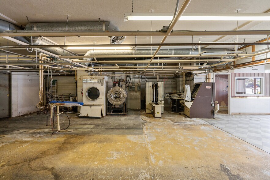 More Photos Of 3605-3611 Buchanan St, San Francisco Storefront Retail Residential For Sale