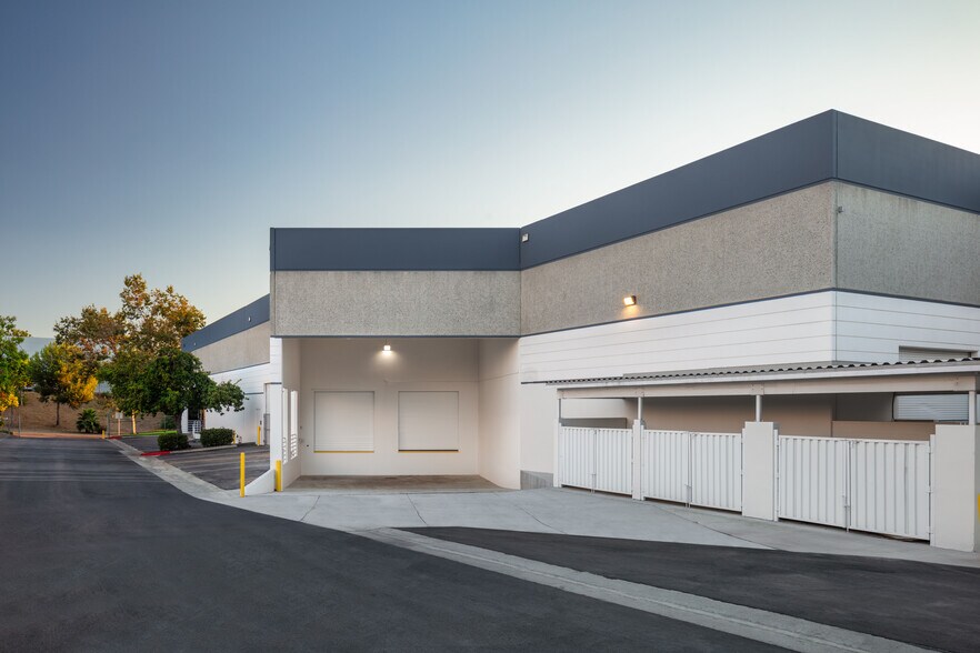 More Photos Of 2651 La Mirada Dr, Vista Light Manufacturing For Sale