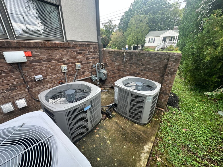 More Photos Of 4624 Chambliss Ave, Knoxville Office Residential For Sale