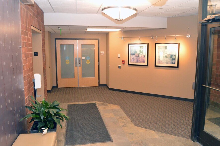 More Photos Of 2922-2942 Evergreen Pky, Evergreen Office For Sale