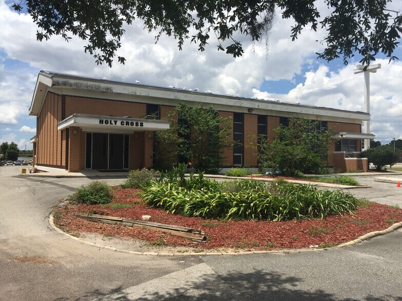 More Photos Of 6612 Arlington Expy, Jacksonville Schools For Lease