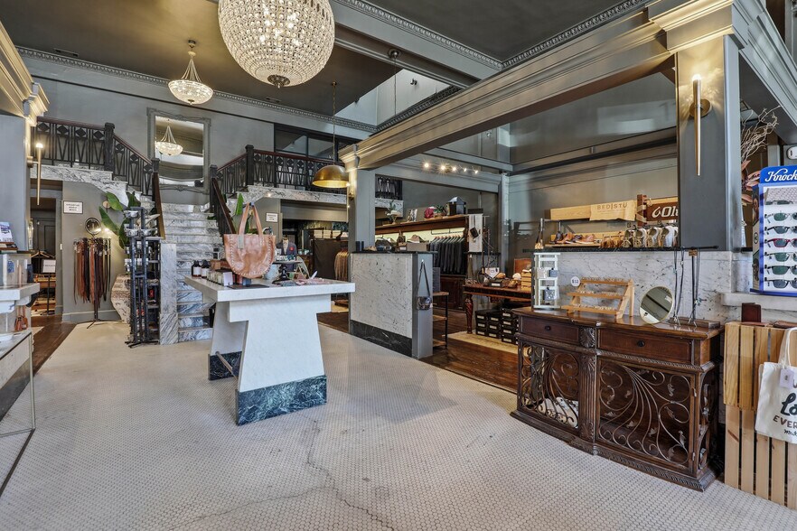 More Photos Of 110 N Tennessee St, McKinney Storefront Retail Office For Lease