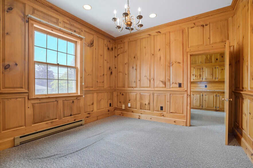 More Photos Of 45 Old Granite Rd, Ossipee Office For Sale