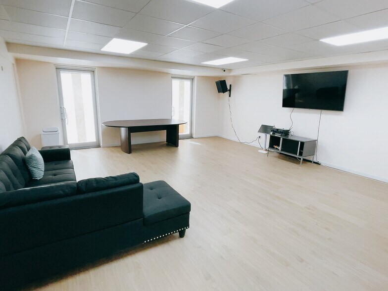 More Photos Of 13332 41st Rd, Flushing Medical For Lease