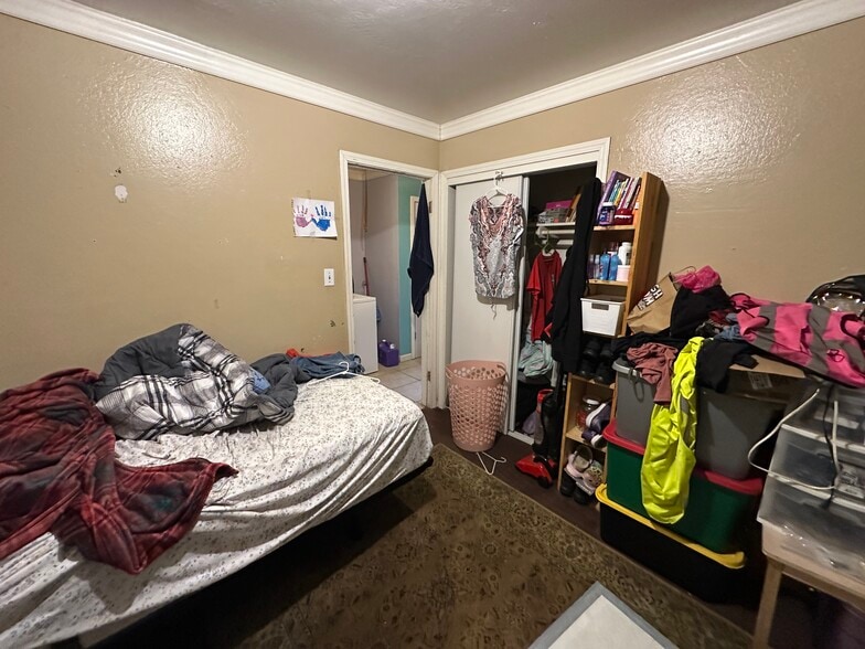More Photos Of 3620 Elkhorn Blvd, North Highlands Dormitory For Sale