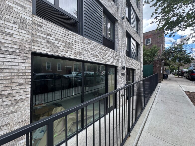More Photos Of 2330 Cambreleng Ave, Bronx Apartments For Lease
