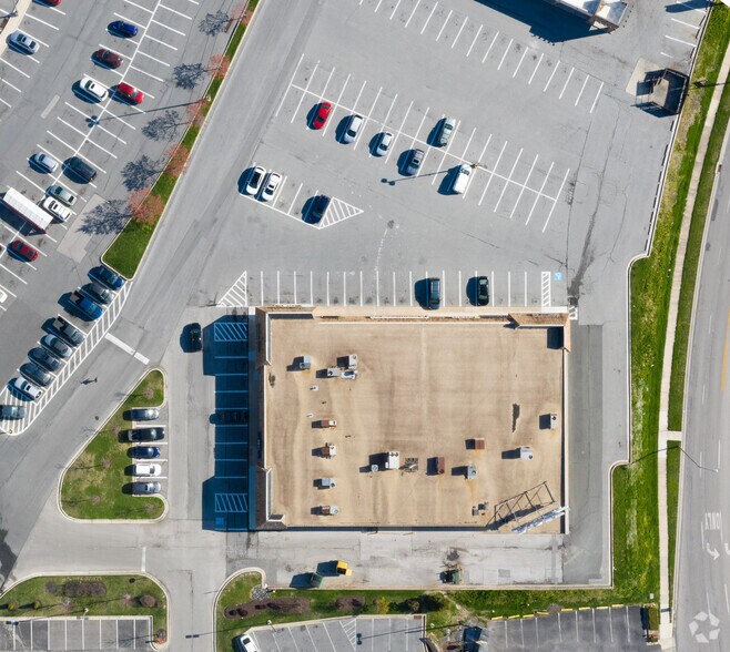 More Photos Of 8860-8932 Waltham Woods Rd, Parkville Unknown For Lease