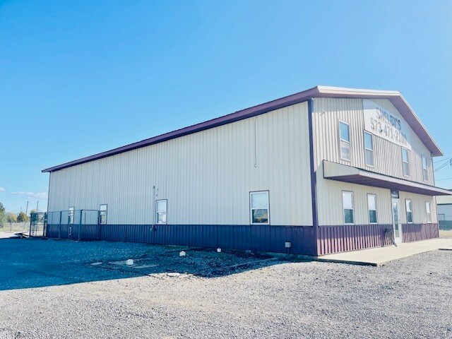 More Photos Of 475 Western Dr, Sikeston Flex For Sale