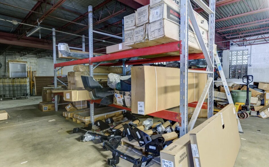 More Photos Of 511 N Perry St, Johnstown General Retail For Sale