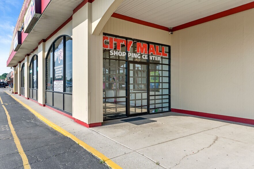 More Photos Of 5340-5364 Broadway, Merrillville Storefront For Sale