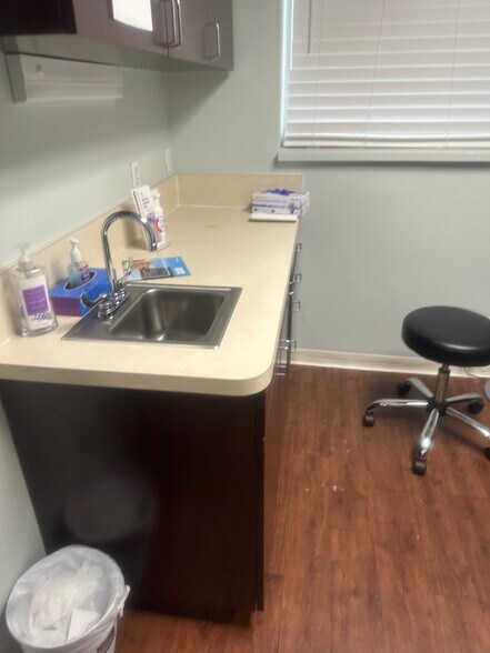 More Photos Of 1385 W State Road 434, Longwood Medical For Lease
