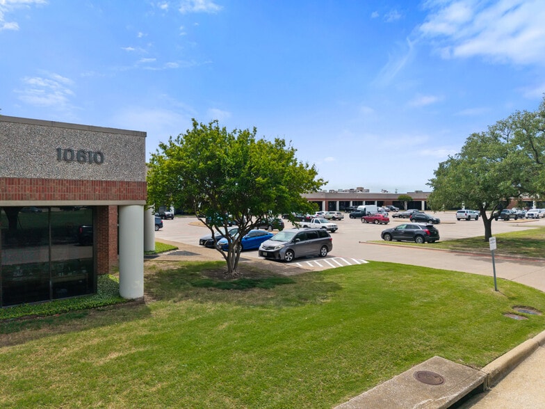 Primary Photo Of 11601 Plano Rd, Dallas Unknown For Lease