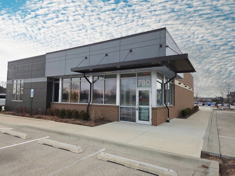 More Photos Of 780 S Weber Rd, Romeoville Freestanding For Sale