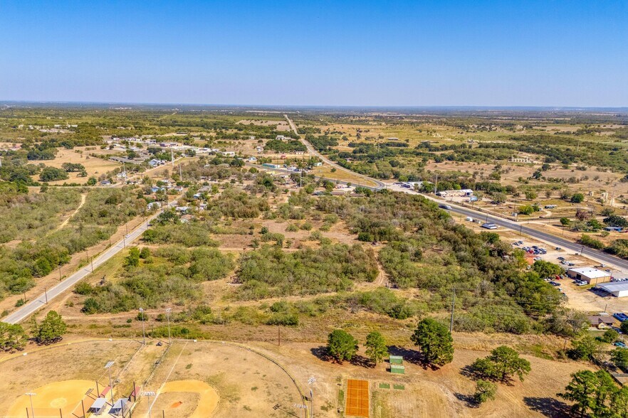 More Photos Of TBD HACKBERRY St, Luling Land For Sale