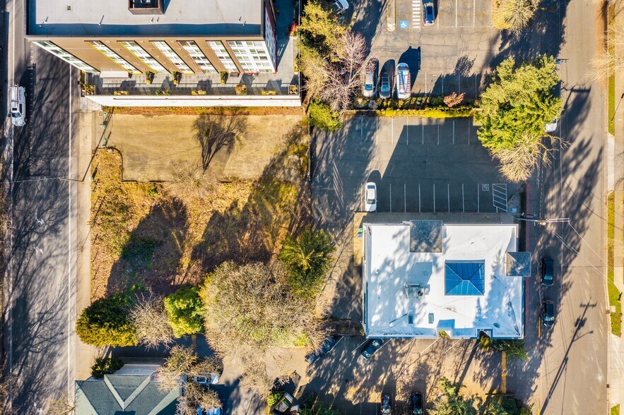 Primary Photo Of 8412 164th Ave NE, Redmond Apartments For Sale