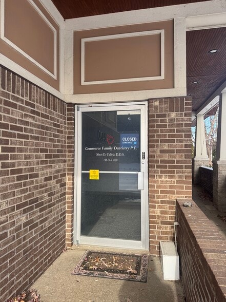 More Photos Of 2400 Union Lake Rd, Commerce Township Medical For Lease