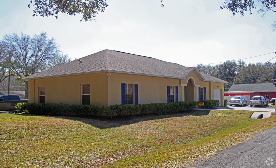 More Photos Of 2721 Agnes St, Tampa Office For Lease