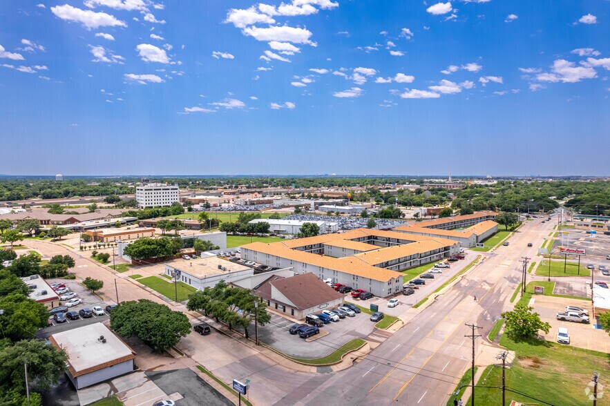 More Photos Of 2651 Texas Dr, Irving Medical For Lease