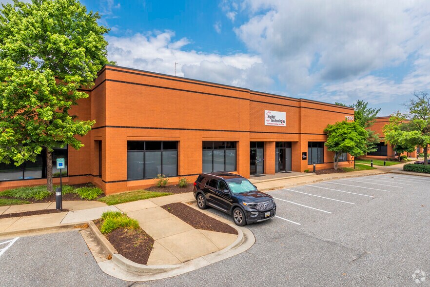 More Photos Of 12300 Kiln Ct, Beltsville Light Distribution For Lease