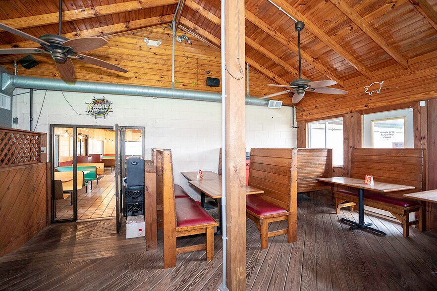 More Photos Of 6006 Shepherdsville Rd, Louisville Restaurant For Sale