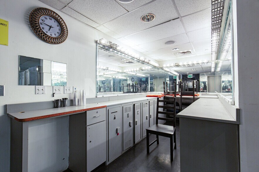 More Photos Of 4710-4740 S Arville St, Las Vegas Bar For Lease