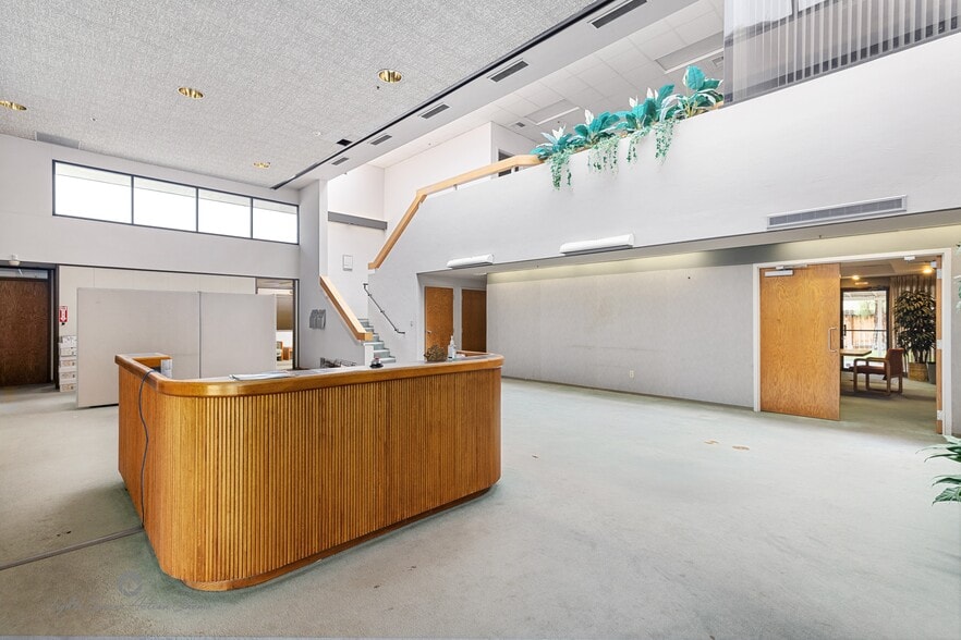 More Photos Of 801 Kern St, Taft Office For Sale
