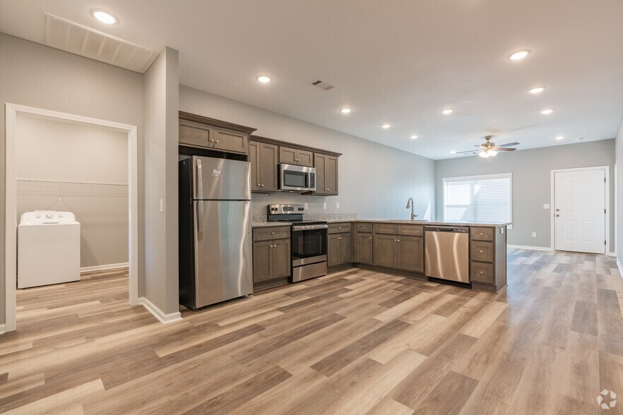 More Photos Of 404 W Matthews St, Brookland Apartments For Sale