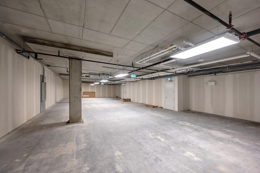 More Photos Of 7171 80th Ave NE, Calgary Office For Lease