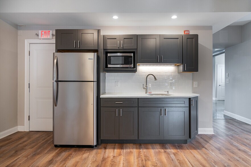 More Photos Of 3287 Post Rd, Warwick Storefront Retail Office For Lease