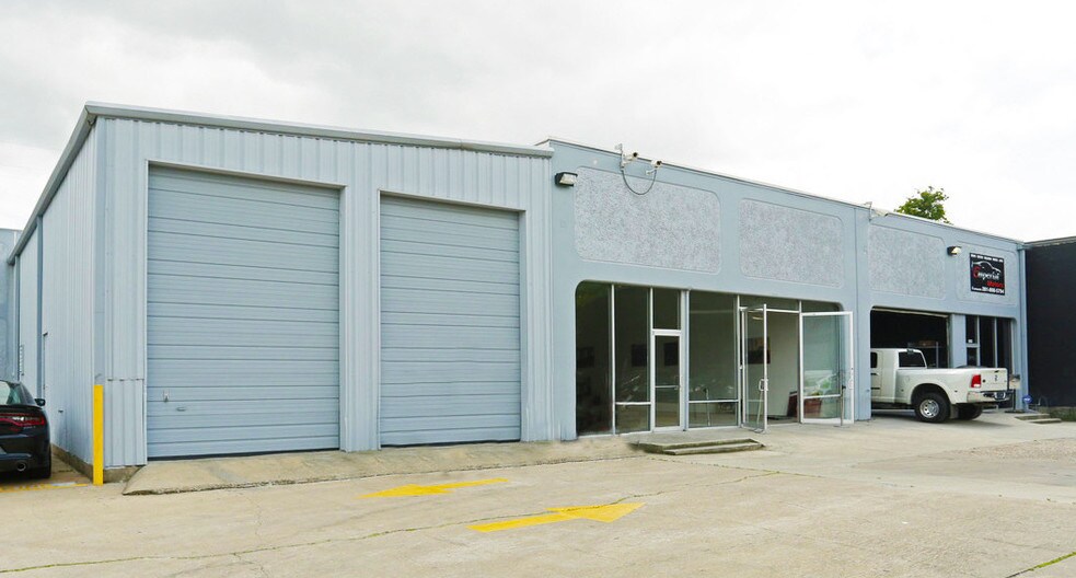 More Photos Of 5901-5909 Beverlyhill St, Houston Warehouse For Lease