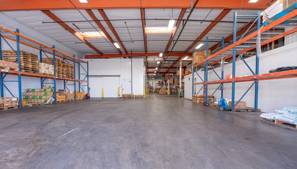 More Photos Of 5921-5923 Lakeshore Dr, Cypress Warehouse For Sale