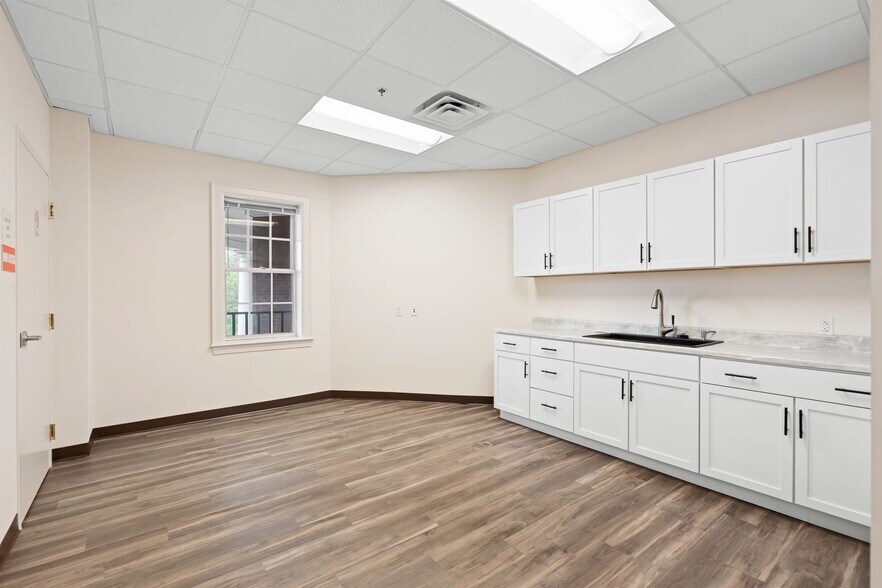 More Photos Of 112 Long Hollow Pike, Goodlettsville Office For Lease