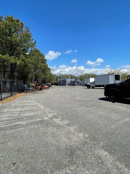 More Photos Of 611 Sunrise Hwy W, Patchogue Freestanding For Sale
