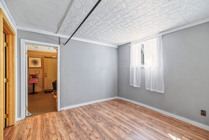 More Photos Of 104 N 3rd St, Kremmling Storefront Retail Residential For Sale