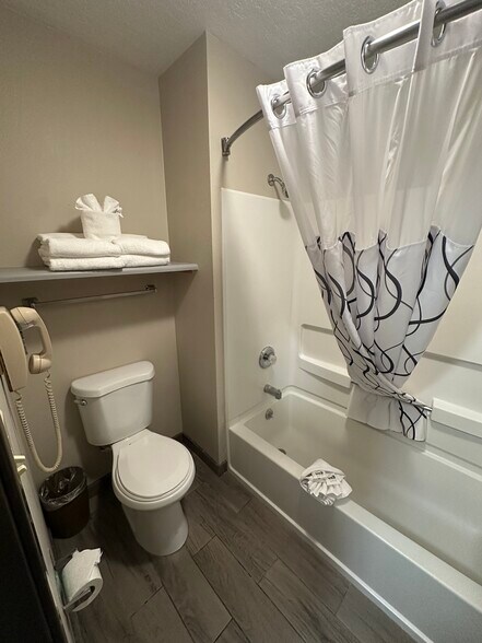 More Photos Of 1011 Rio Grande Ave, Gunnison Hotel For Sale