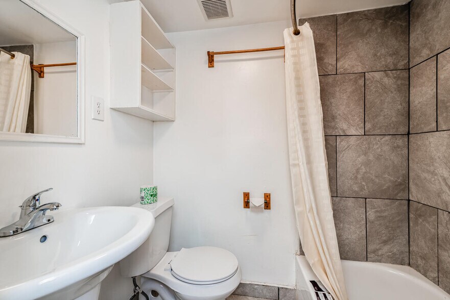 More Photos Of 3620-3626 W Colorado Ave, Colorado Springs Hotel For Sale