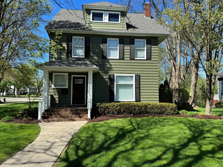 More Photos Of 640 W University Dr, Rochester Office Residential For Lease