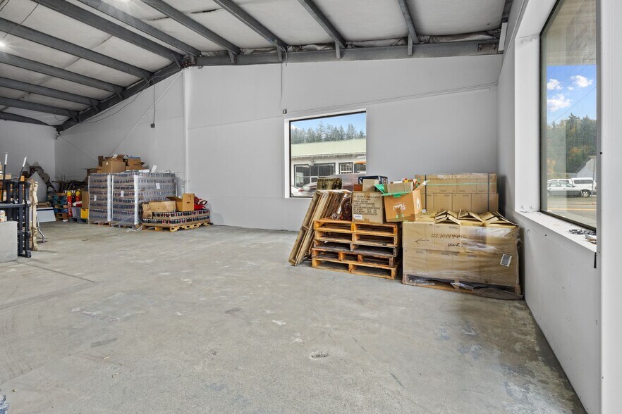 More Photos Of 138 Hodgden N st, Tenino Flex For Lease