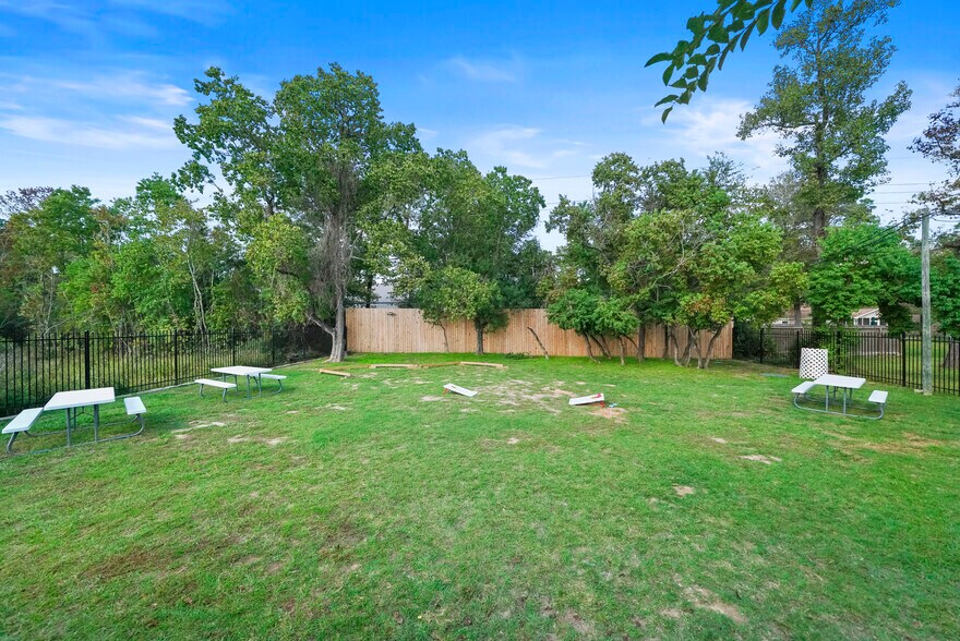 More Photos Of 5802 FM 1488, Magnolia Restaurant For Sale