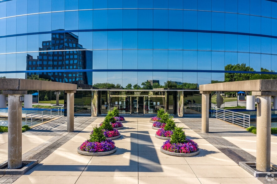 More Photos Of 5057 Keller Springs Rd, Addison Office For Sale