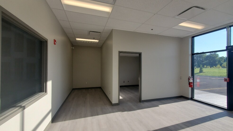 More Photos Of 1259 Centennial Dr, Kingston Distribution For Lease