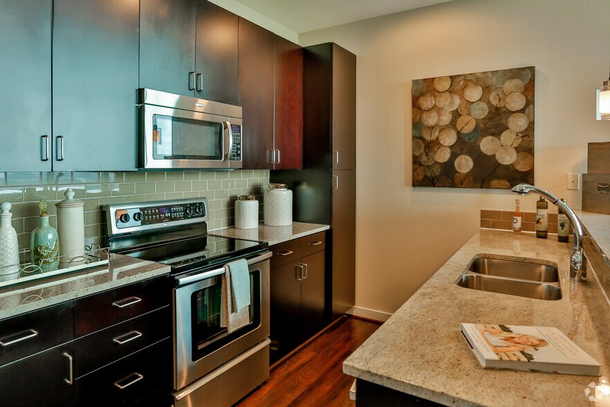 More Photos Of 5927 Almeda Rd, Houston Apartments For Lease