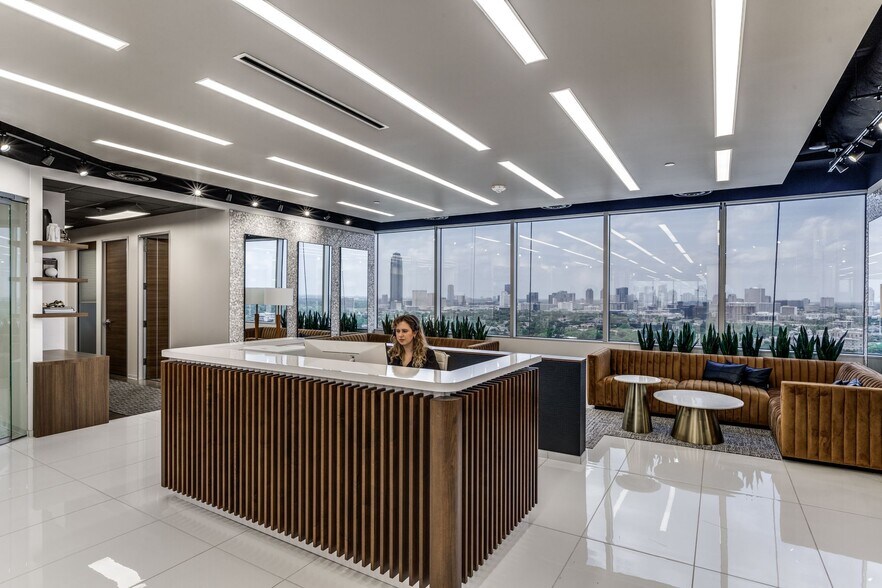 More Photos Of 24 Greenway Plz, Houston Office For Lease