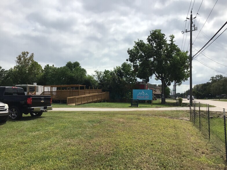 More Photos Of 921 Lawrence Rd, Kemah Industrial For Sale