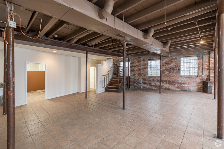 More Photos Of 290 Simpson St, Atlanta Flex For Lease