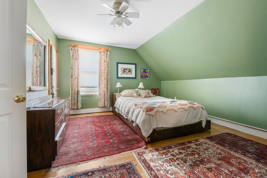 More Photos Of 32 Maple St, Andover Hospitality For Sale